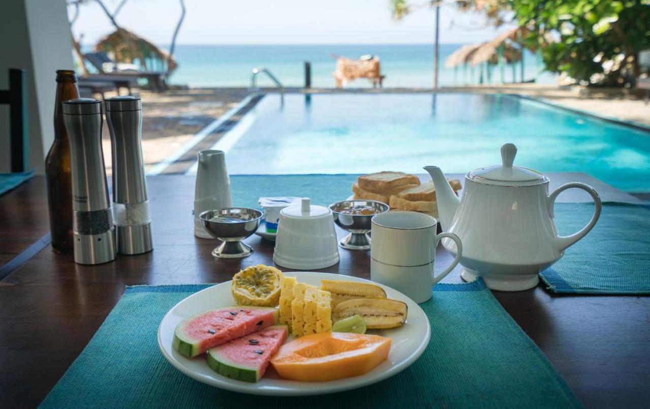At Ease Beach Hotel Hikkaduwa Luaran gambar